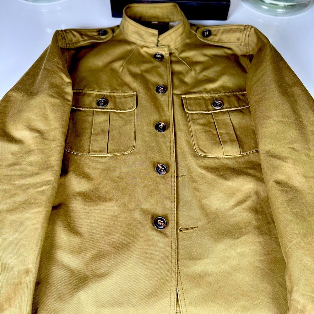 Burberry Brit Olive Green leisure jacket w/double front pockets and shoulder str